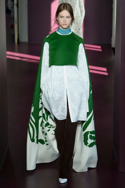 Look 7
